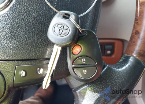 2013 Toyota Tundra Platinum 5.7L V8 z USA, uszkodzony, nr VIN 5TFHW5F19DX288631